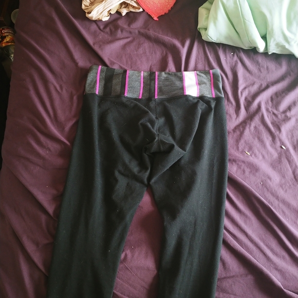 Size 8 Lululemon leggings - Picture 1 of 3